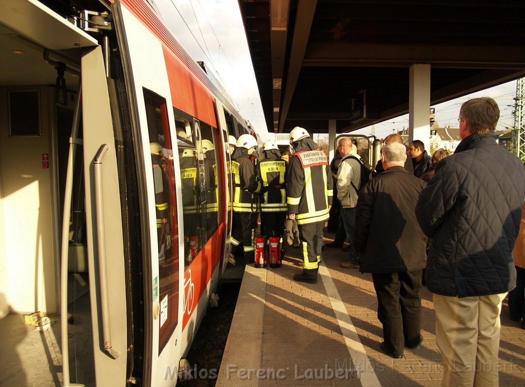 Feuer in Toilette des S-Bahn Zug Koeln Kalk Trimbornstr  P08.JPG